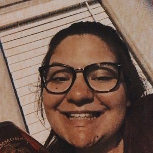 Meet your Posher, Makenzie